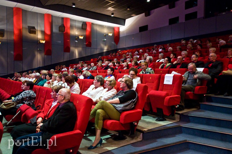  Seniorzy pokazali, że potrafią się bawić zdjęcie nr 125405