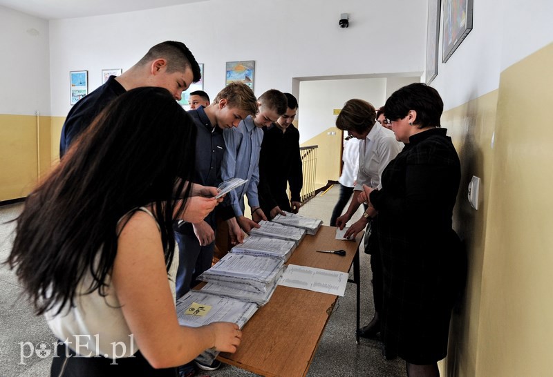 Gimnazjaliści podeszli do egzaminu zdjęcie nr 125728
