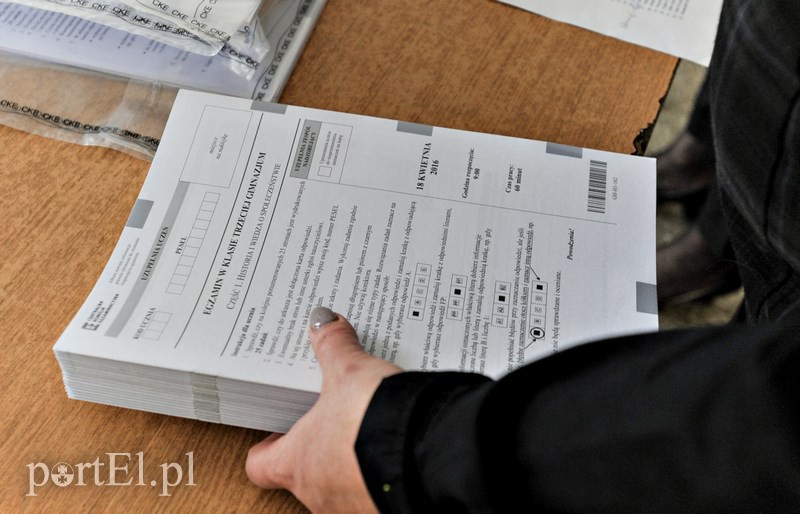 Gimnazjaliści podeszli do egzaminu zdjęcie nr 125729