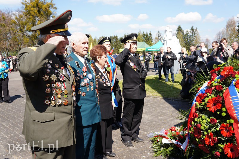 Ramię w ramię oddali hołd poległym zdjęcie nr 126615