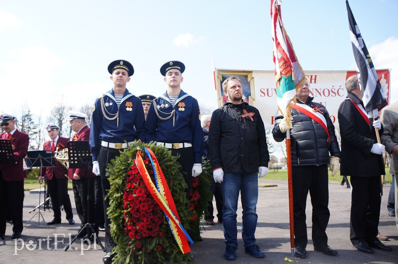 Ramię w ramię oddali hołd poległym zdjęcie nr 126604