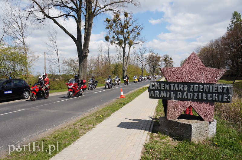 Ramię w ramię oddali hołd poległym zdjęcie nr 126594