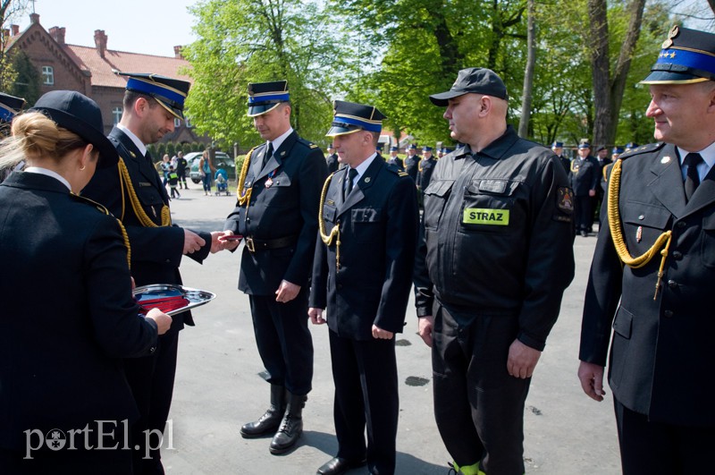 Dla strażaków awanse, dla komendanta emerytura zdjęcie nr 126853