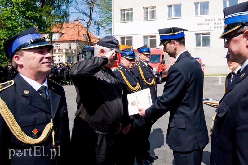 Dla strażaków awanse, dla komendanta emerytura zdjęcie nr 126862