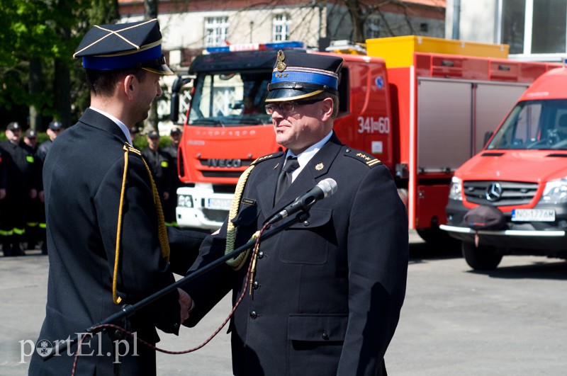 Dla strażaków awanse, dla komendanta emerytura zdjęcie nr 126871