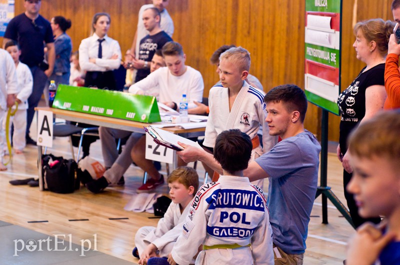 Mali judocy walczą zdjęcie nr 127135