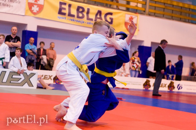 Mali judocy walczą zdjęcie nr 127158