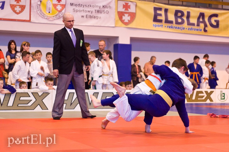 Mali judocy walczą zdjęcie nr 127157