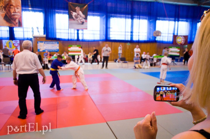 Mali judocy walczą zdjęcie nr 127142