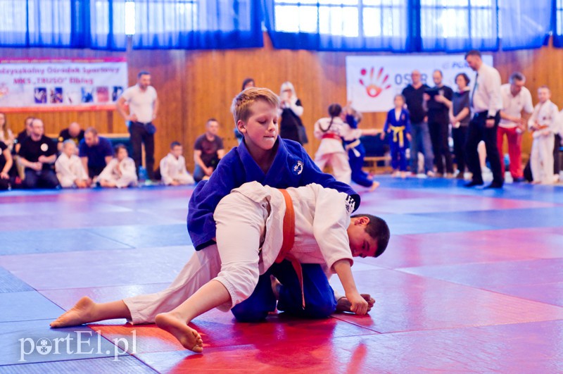 Mali judocy walczą zdjęcie nr 127140