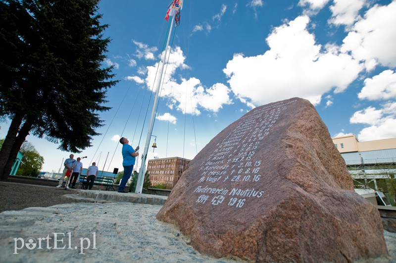 Stopy wody pod kilem zdjęcie nr 127213