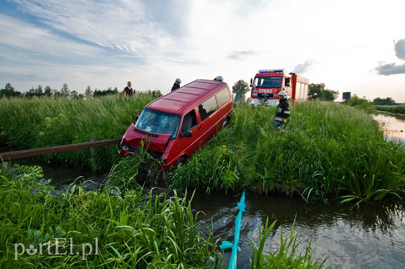  Jechali po wale, wpadli do rowu zdjęcie nr 128800