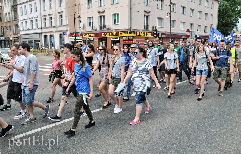 Studenci zaczęli zabawę zdjęcie nr 128928