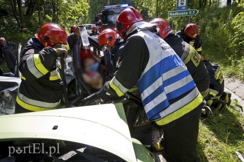  Groźny wypadek w Nadbrzeżu zdjęcie nr 129077