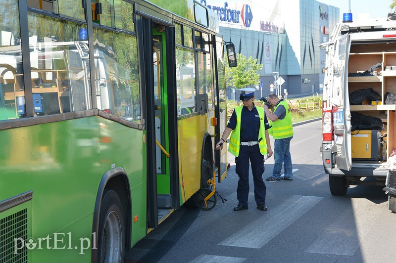 Miejski autobus potrącił rowerzystkę zdjęcie nr 129142