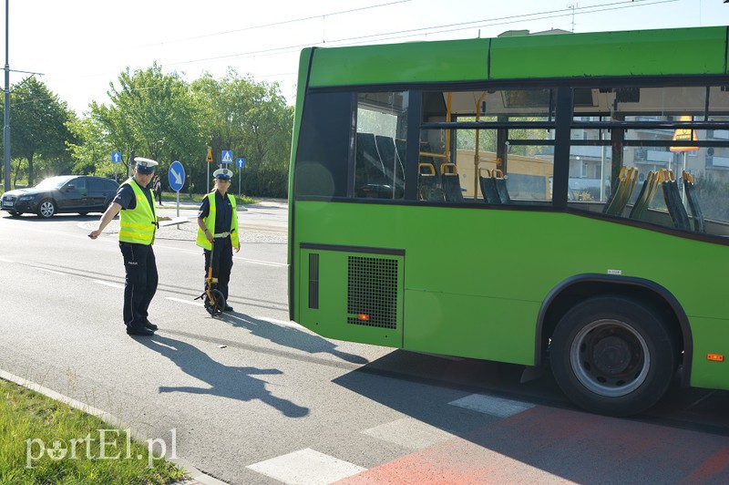 Miejski autobus potrącił rowerzystkę zdjęcie nr 129139