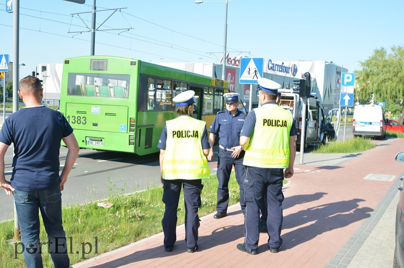 Miejski autobus potrącił rowerzystkę zdjęcie nr 129135