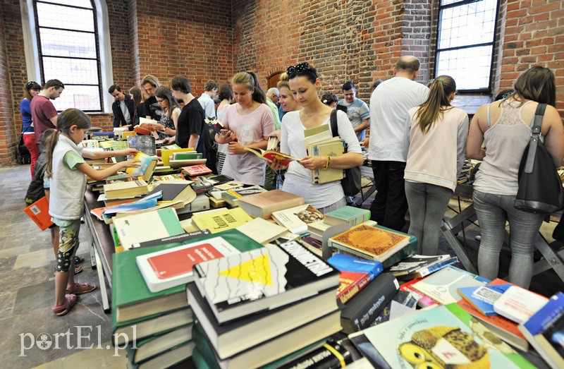 Do biblioteki warto chodzić nocą zdjęcie nr 129465