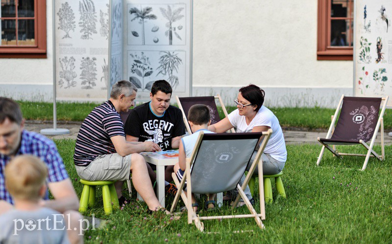 Do biblioteki warto chodzić nocą zdjęcie nr 129447