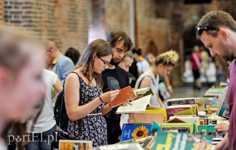 Do biblioteki warto chodzić nocą zdjęcie nr 129462