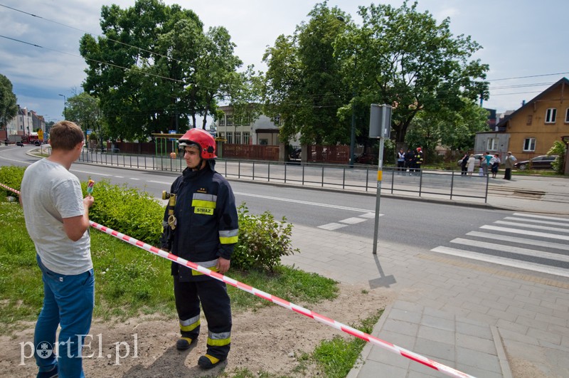  Pirotechnicy sprawdzają sygnały o bombach, urząd gminy ewakuowany zdjęcie nr 129698