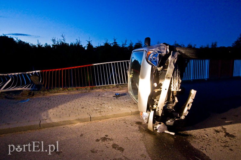  Toyota na boku, kierowca pijany i bez uprawnień zdjęcie nr 129814