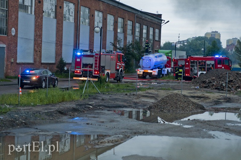 Pożar hali przy Grunwaldzkiej zdjęcie nr 130811