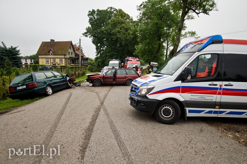 Elbląg Czołówka dwóch passatów