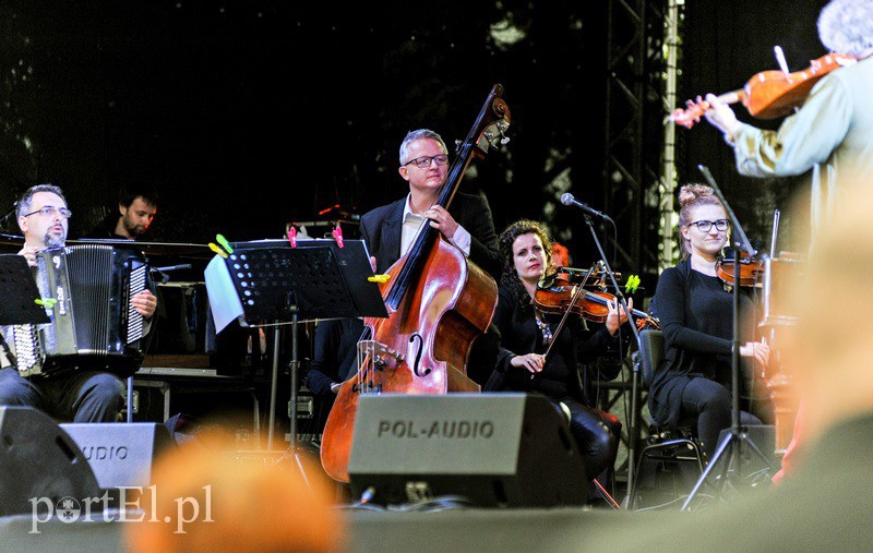 Cygański koncert w deszczu zdjęcie nr 131442