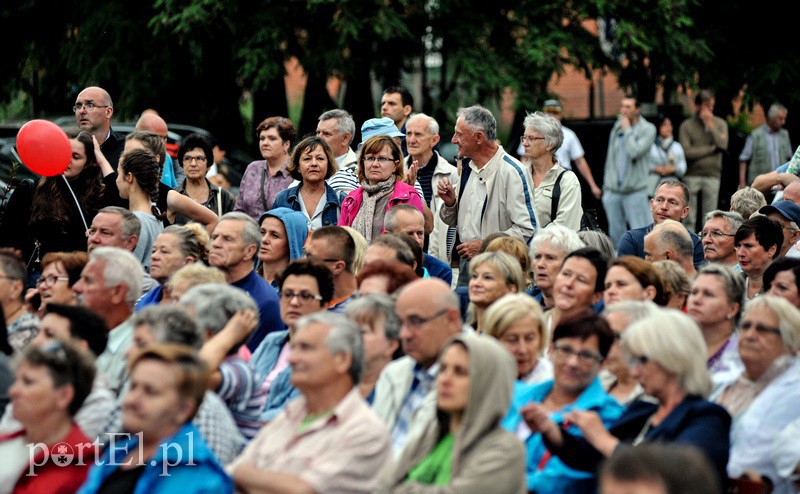 Elbląg Cygański koncert w deszczu
