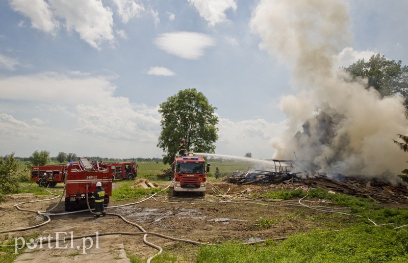  Spłonął dom w Mojkowie zdjęcie nr 131569