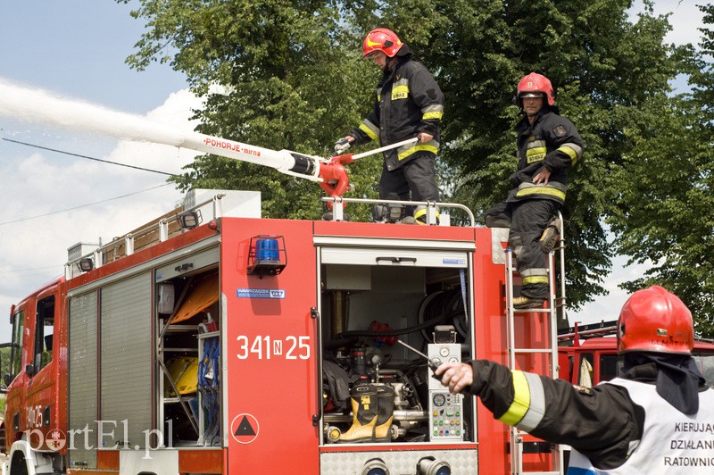  Spłonął dom w Mojkowie zdjęcie nr 131562