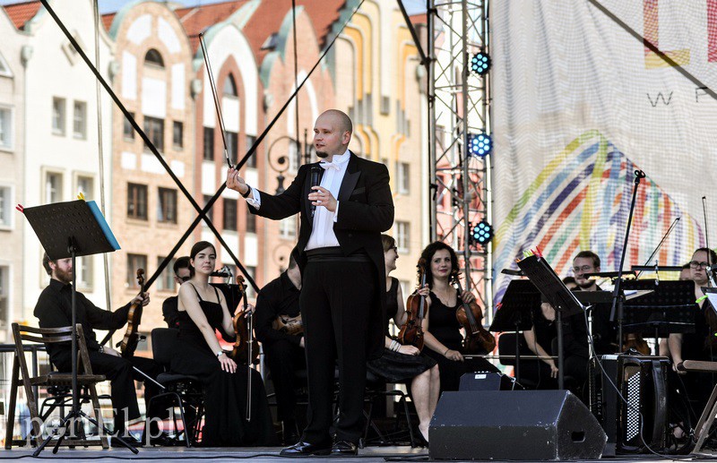 Elbląg Wiersze i muzyka pod katedrą