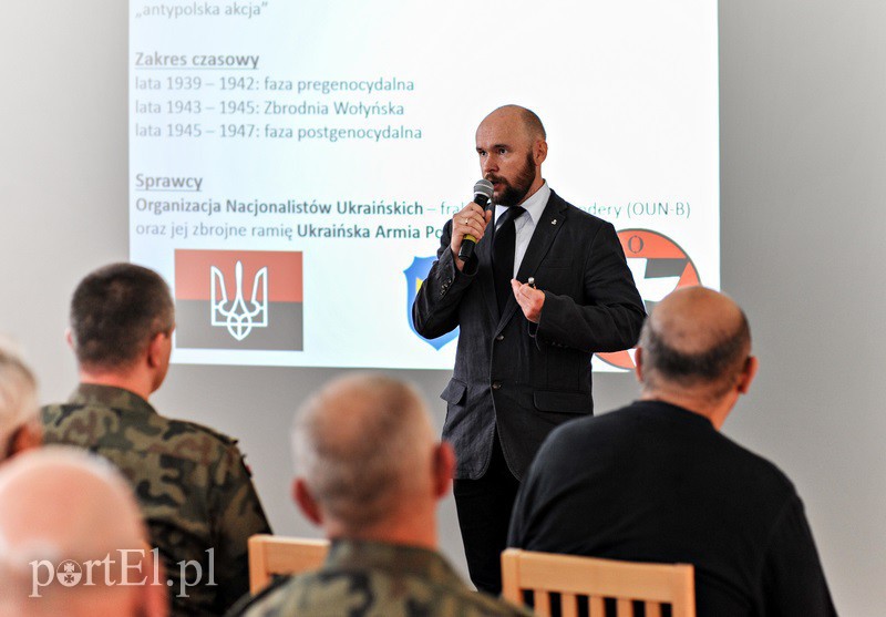 Wystawa w klubie garnizonowym zdjęcie nr 132062
