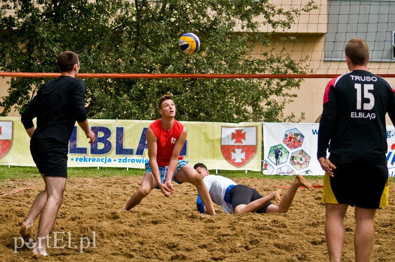 Olsztynianie najlepsi na elbląskiej plaży zdjęcie nr 132177