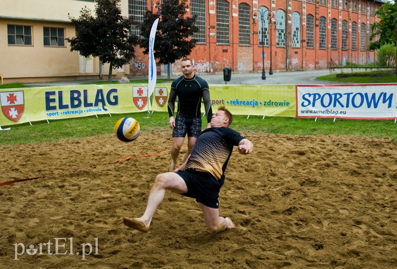 Olsztynianie najlepsi na elbląskiej plaży zdjęcie nr 132197
