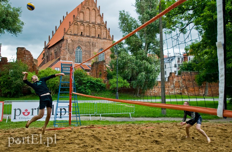 Olsztynianie najlepsi na elbląskiej plaży zdjęcie nr 132199