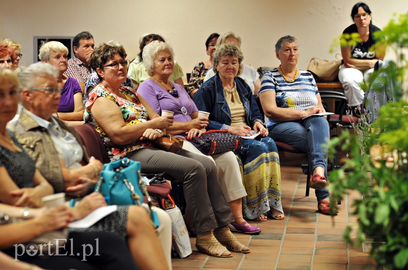 Seniorzy przenieśli się w świat lawendy zdjęcie nr 132372