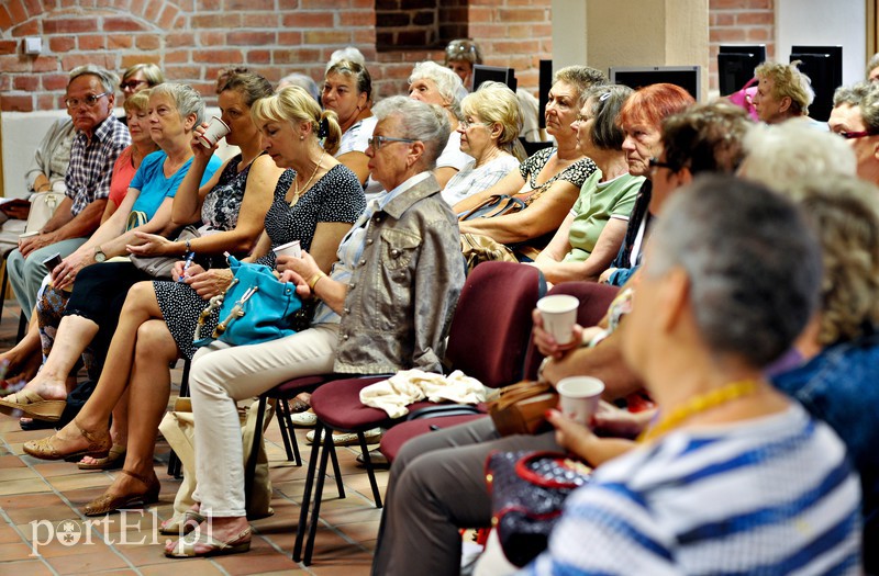 Seniorzy przenieśli się w świat lawendy zdjęcie nr 132366