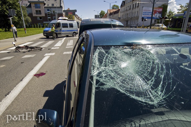  Potrącenie na rondzie zdjęcie nr 132670