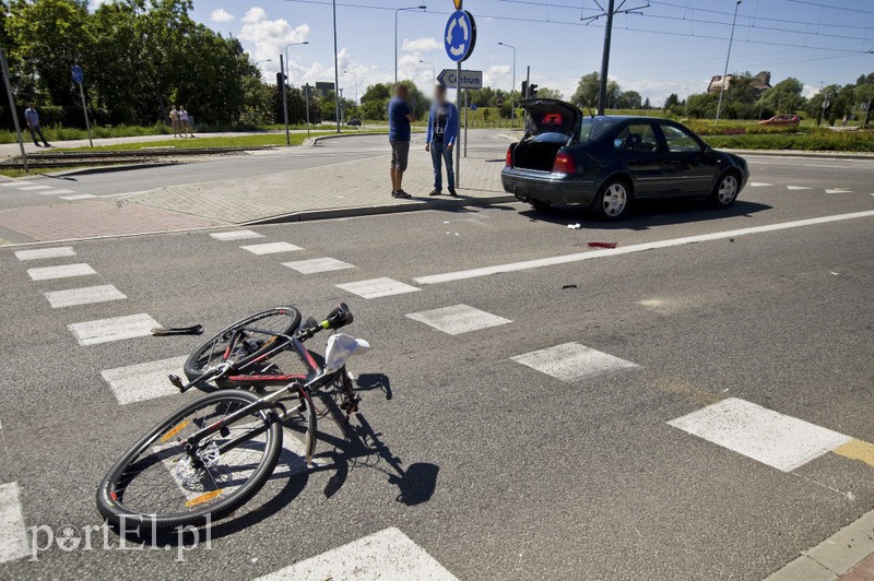  Potrącenie na rondzie zdjęcie nr 132665