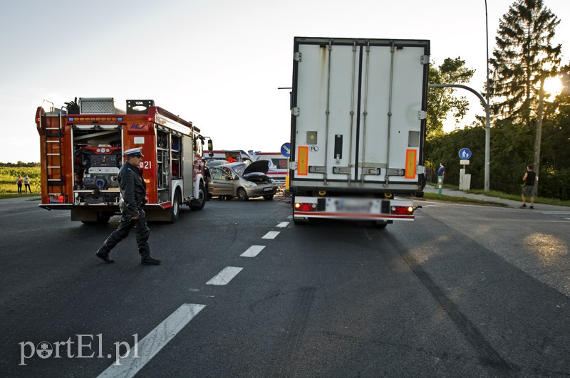  Wypadek na "siódemce", są ranni zdjęcie nr 132767