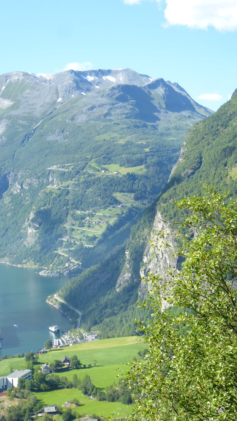 Droga do Geirangerfjorden jest bardzo kręta