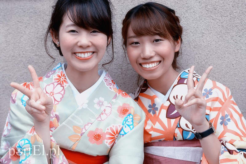 Często spotykane dziewczyny w tradycyjnym kimono - Kyoto Japonia