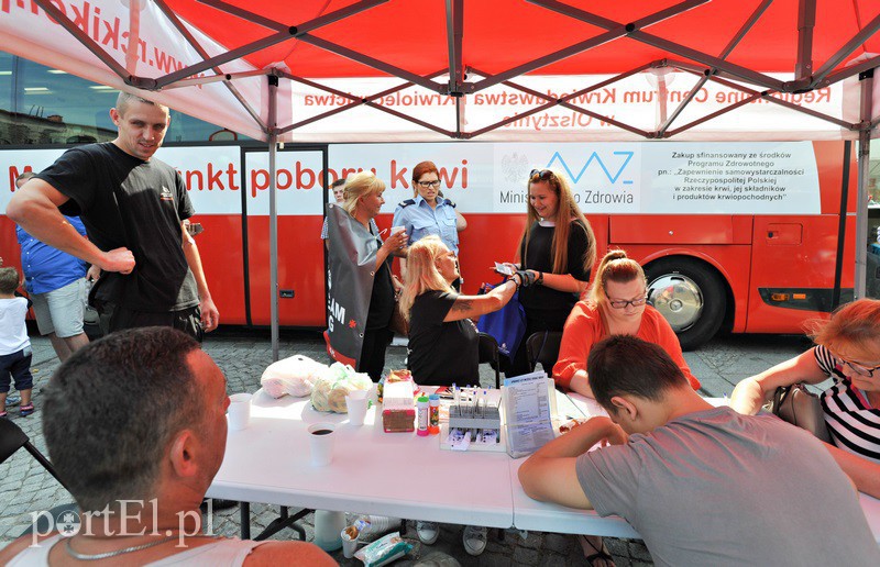 Krwiodawcy na motocyklach i z sercem na dłoni zdjęcie nr 135236