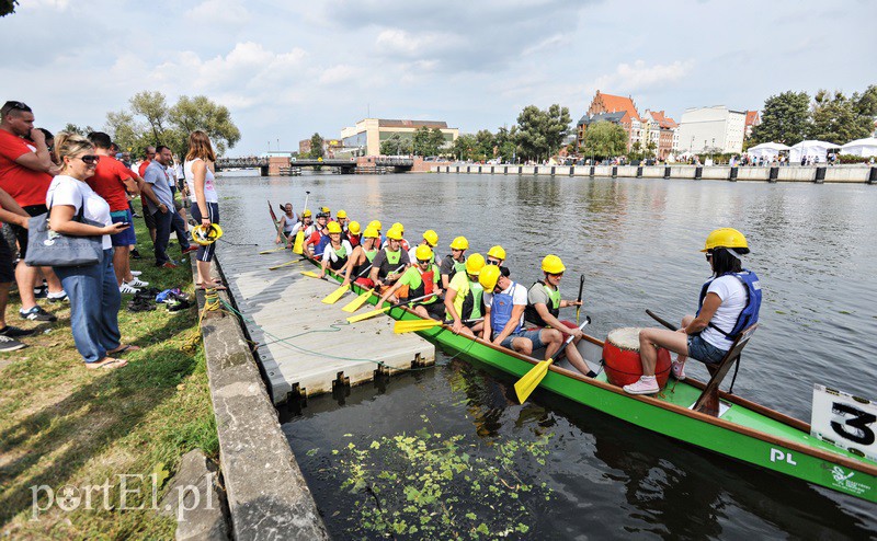 Smoki opanowały rzekę Elbląg zdjęcie nr 135298
