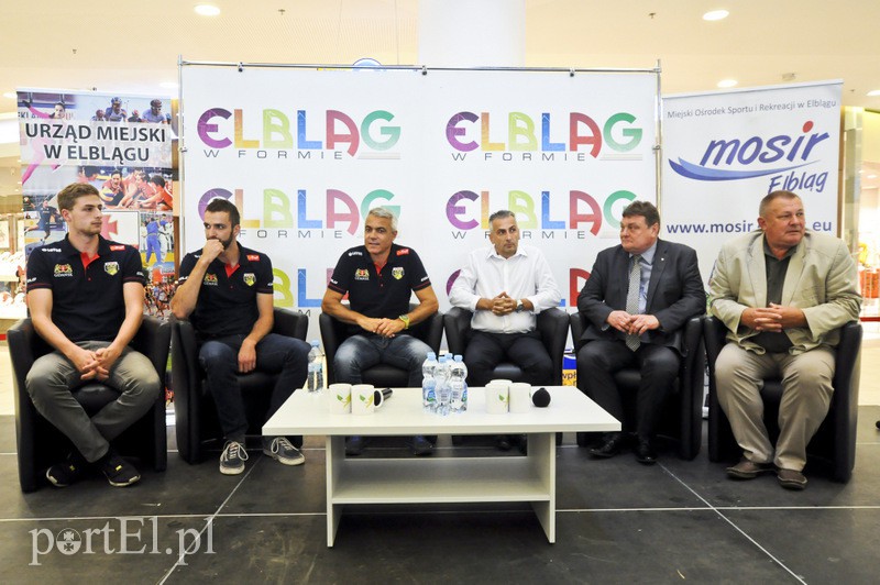 Elbląg Siatkarskie autografy poszły w ruch