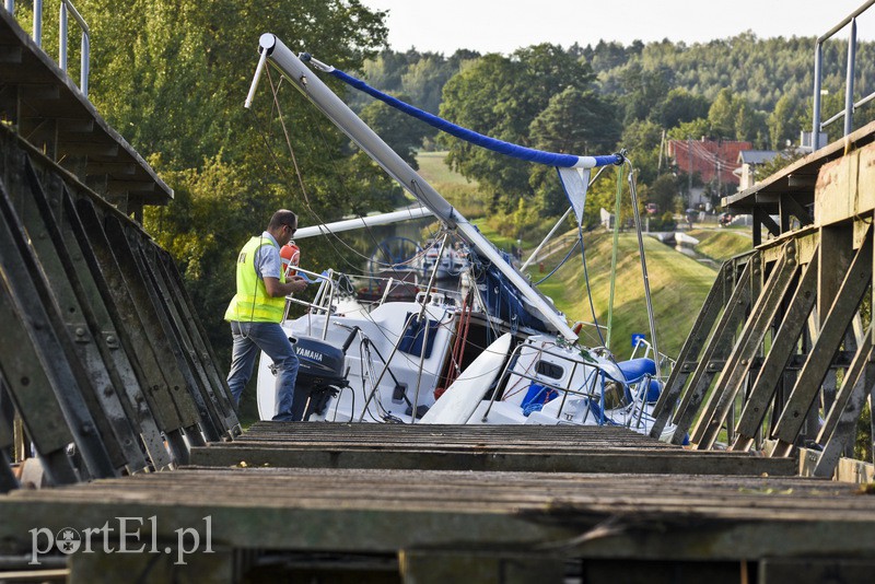  Wypadek na pochylni w Kątach zdjęcie nr 135575