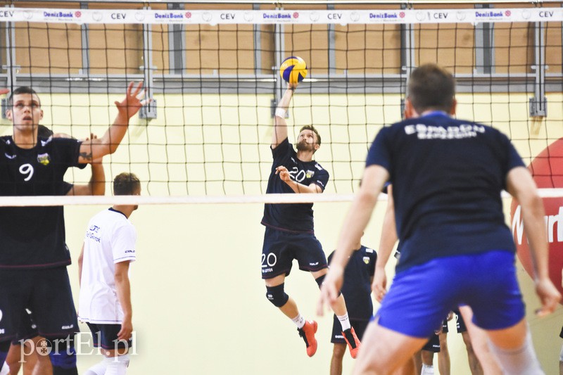  Gdańsk zbyt mocny dla debiutanta (siatkówka) zdjęcie nr 135690