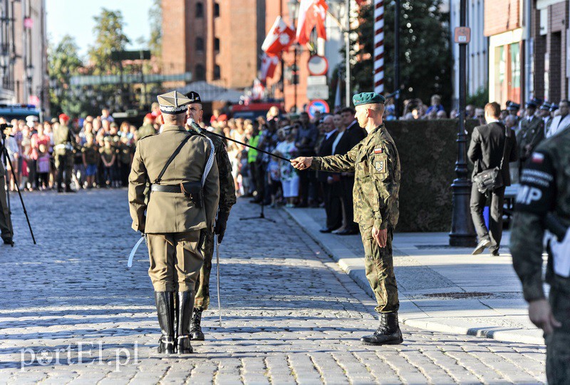 Żołnierze opanowali starówkę zdjęcie nr 136059